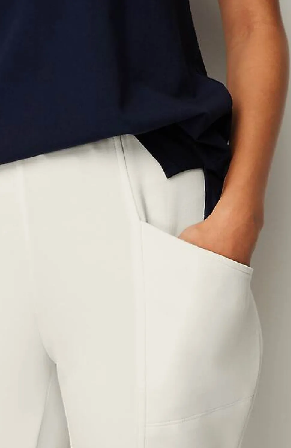 Fit Sleek Double-Knit Seamed Crops | Jjill